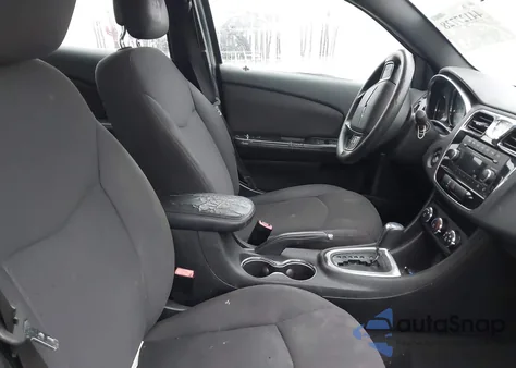 2012 Chrysler 200 Lx z USA, uszkodzony, nr VIN 1C3CCBAB7CN319312